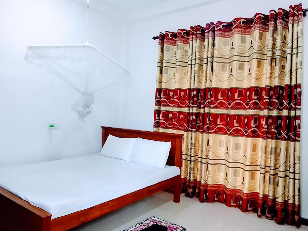 Ceylonia Guest Hotel เวลิกามา ภายนอก รูปภาพ