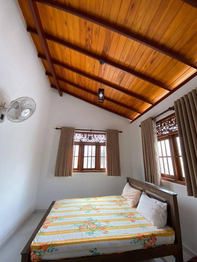 Ceylonia Guest Hotel เวลิกามา ภายนอก รูปภาพ